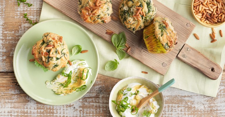 Löwensenf Spinat-Ricotta Törtchen mit Dijon-Skyr Dip