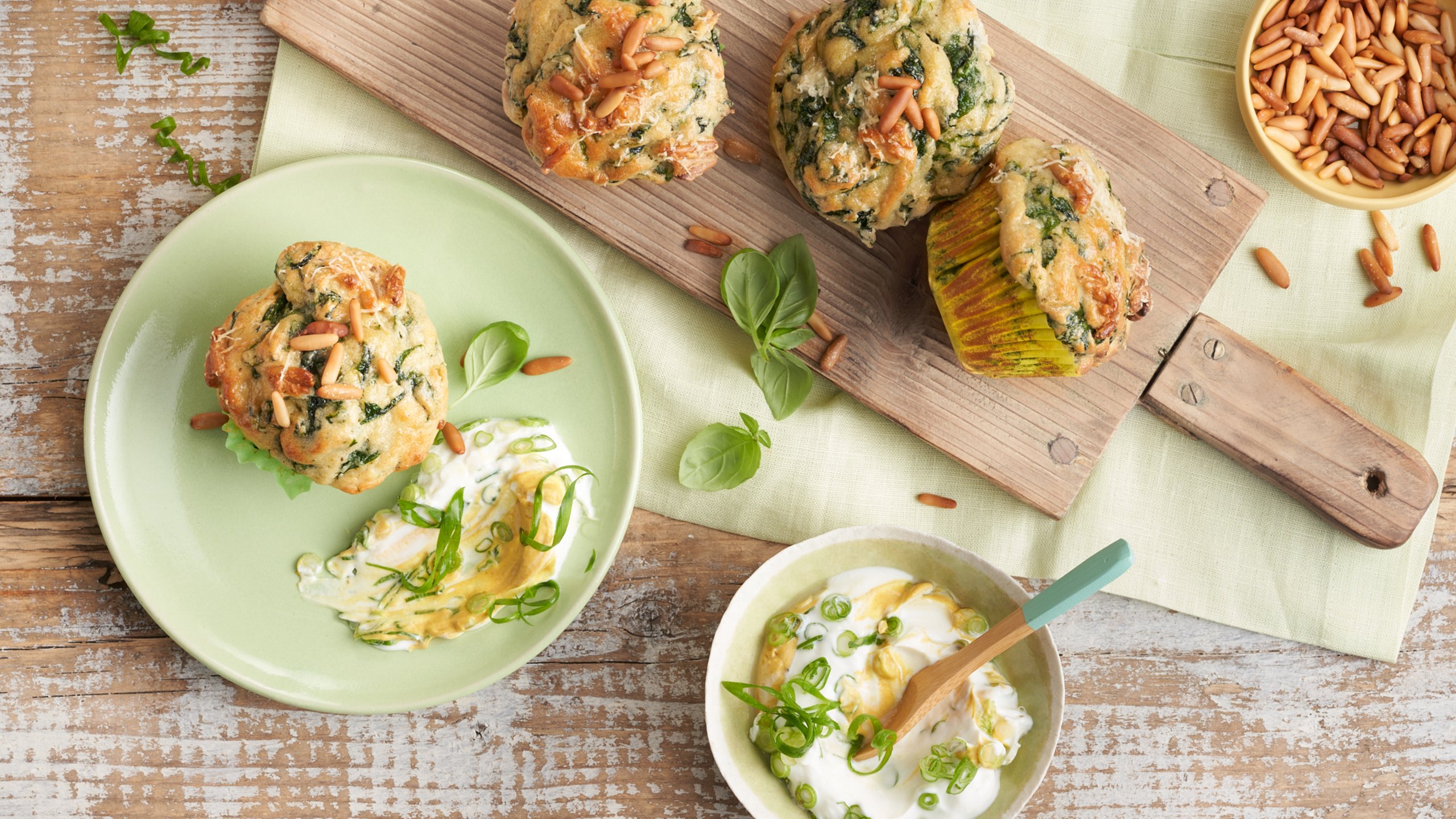 Löwensenf Spinat-Ricotta Törtchen mit Dijon-Skyr Dip