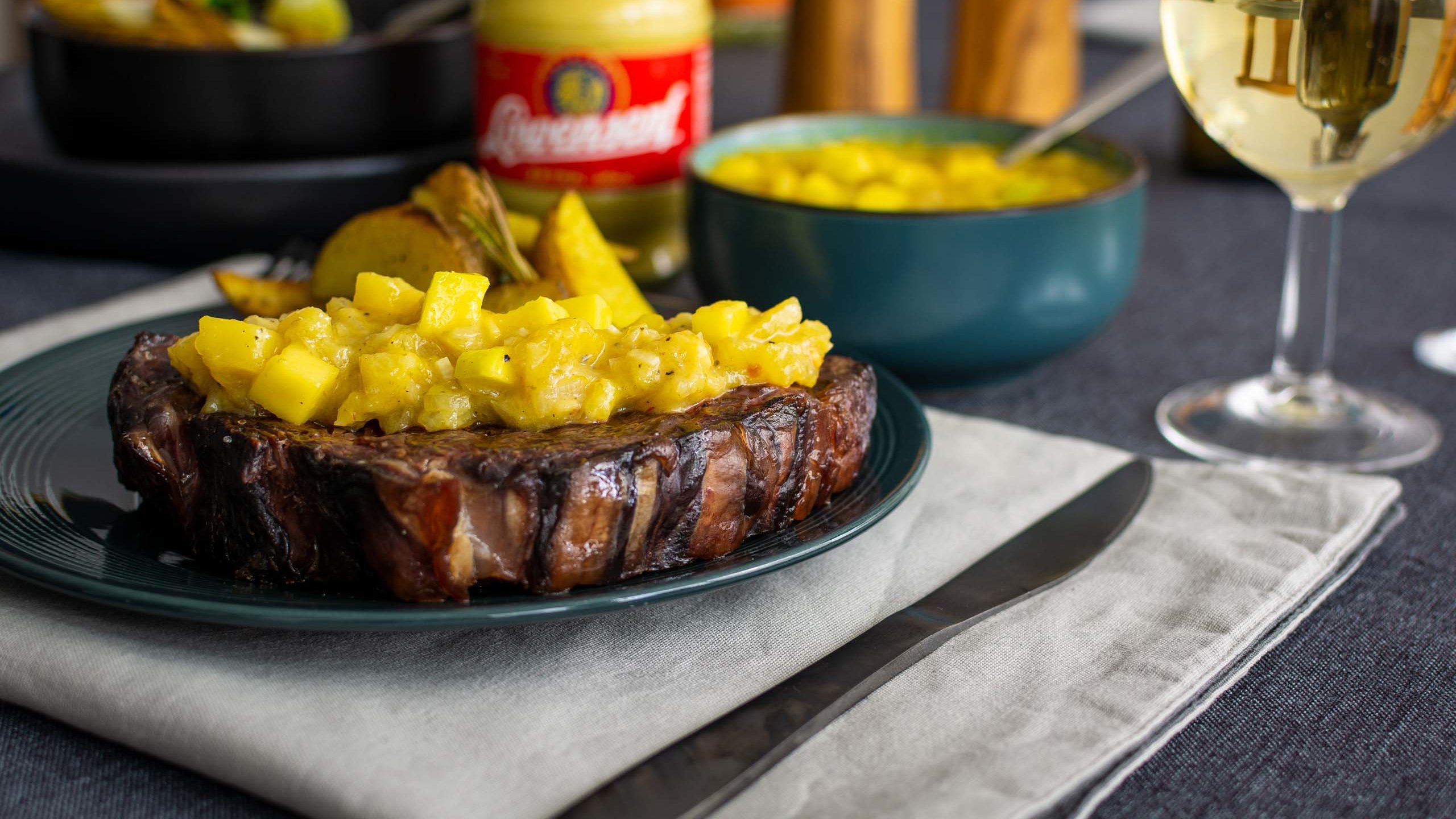 Steak mit Mango Senf Chutney und Löwensenf Extra scharf