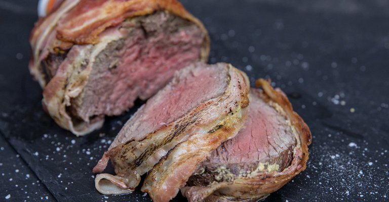 Rinderfilet mit Senf Speckkruste verfeinert mit Löwensenf Senf