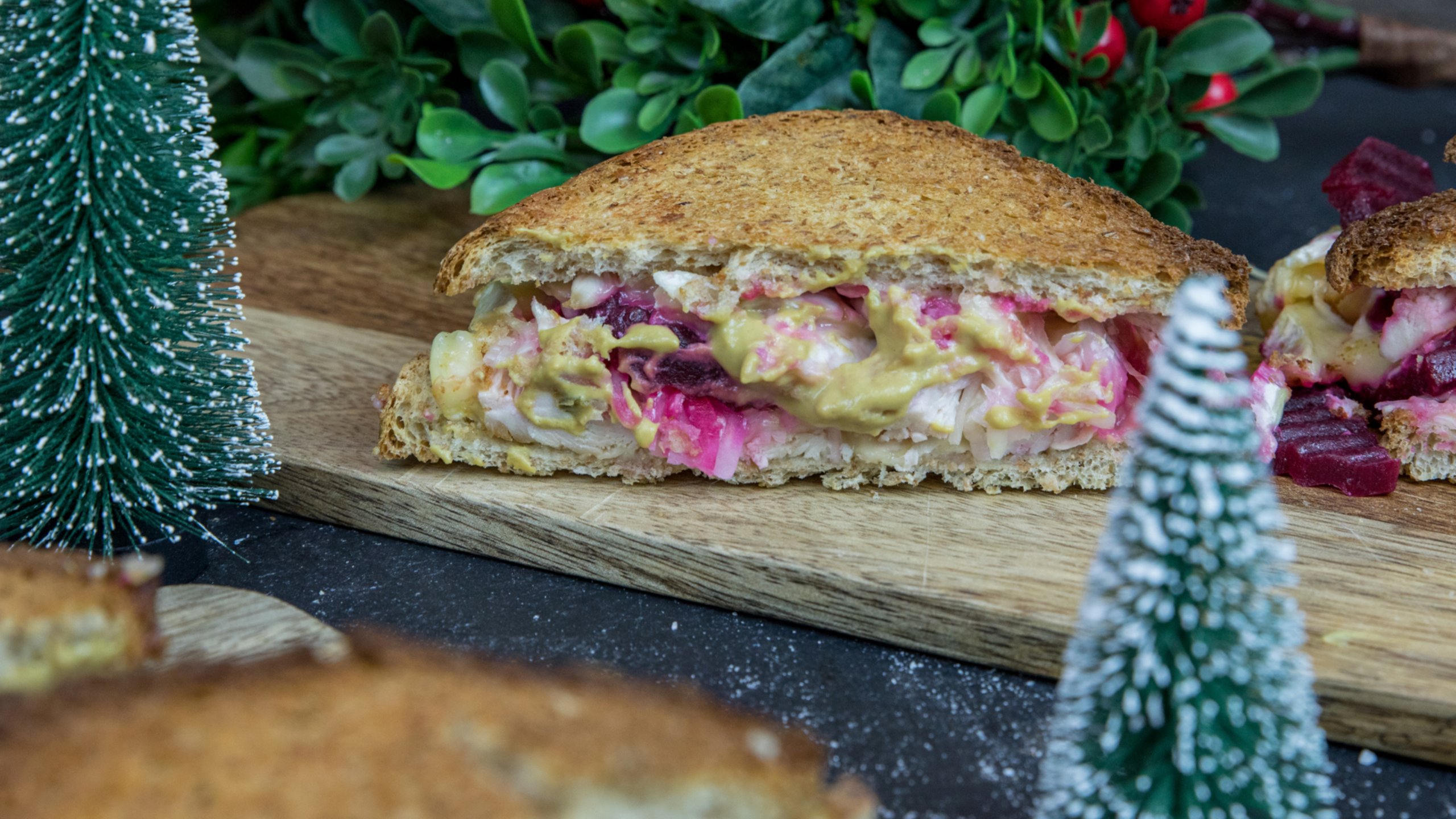 Wintersandwich Rezept mit Hühnchenfleisch und Löwensenf Senf