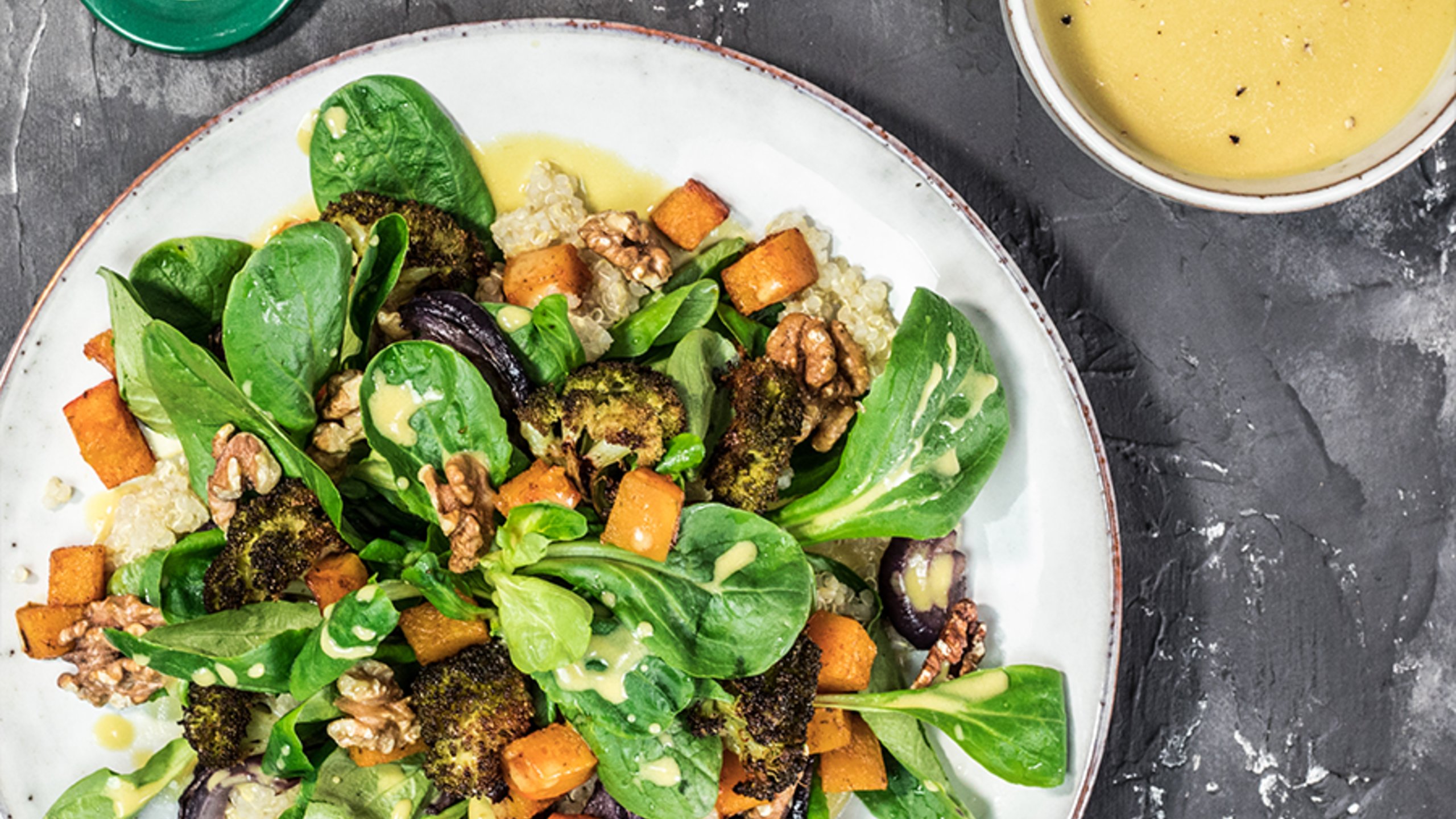 Quinoa Kürbis Salat mit Senf Vinagrette aus Löwensenf mittelscharfem Senf