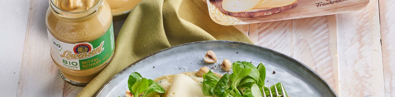 Sandwich - Kräuter-Pfannkuchen mit Fol Epi und Löwensenf Bio Mittelscharf im 250 ml Tönnchen