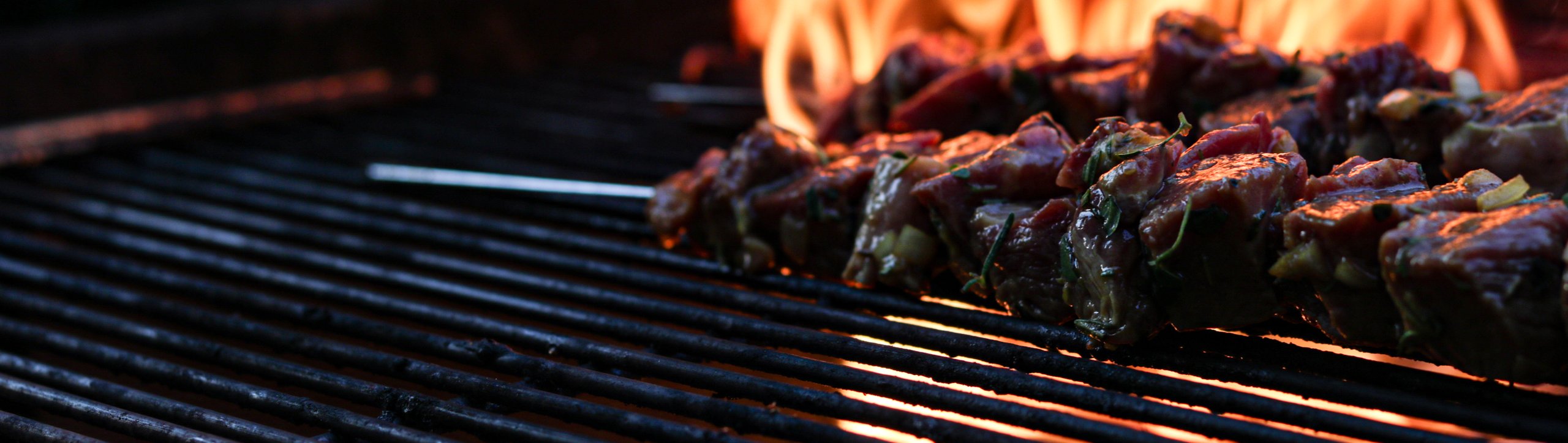 Roastbeefspieße auf dem Grill